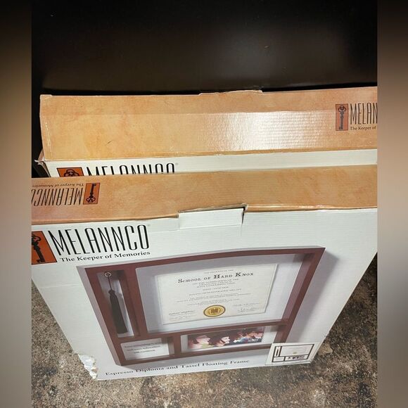 Diploma and tassel floating frame (2 are available) - Picture 2 of 4